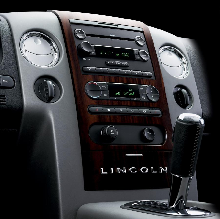  Lincoln Mark LT Concept 2006 года  (фото 37 из 74)